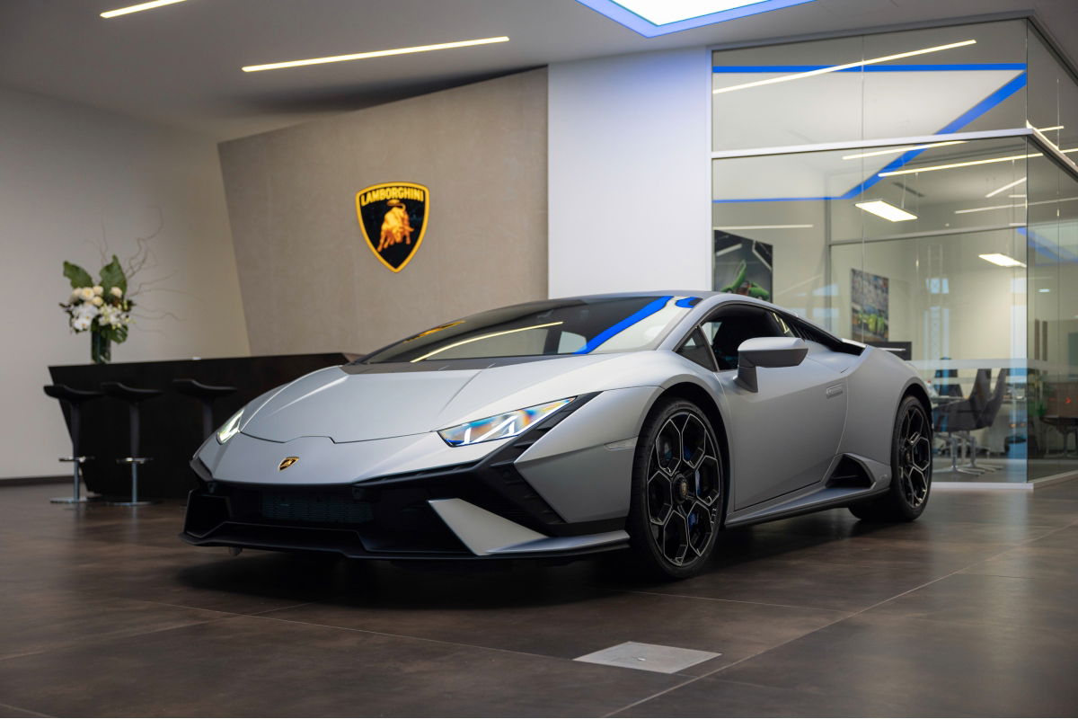 Last Of Its Kind Lambo Arrives In Australia - Torquecafe.com