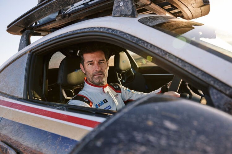 Mark Webber and the Porsche 911 Dakar